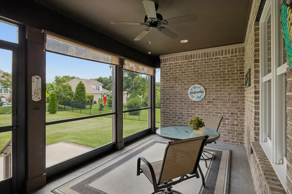 943 Nashs Nook Columbia TN 38401