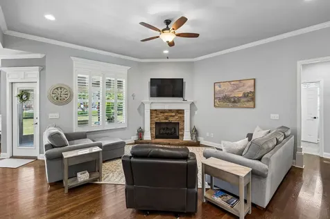 943 Nashs Nook Columbia TN 38401