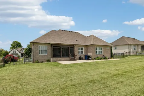 943 Nashs Nook Columbia TN 38401