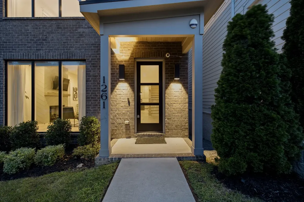 1261 2nd Ave, S Nashville TN 37210