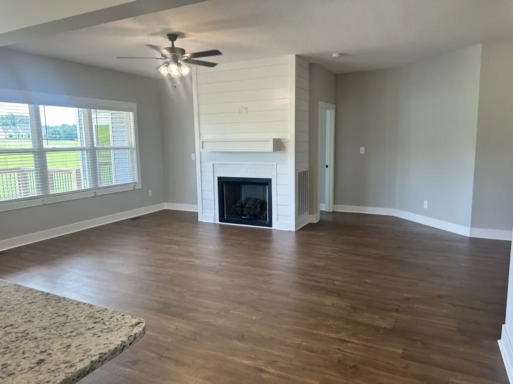 3968 Chapel Hill Road Clarksville TN 37040