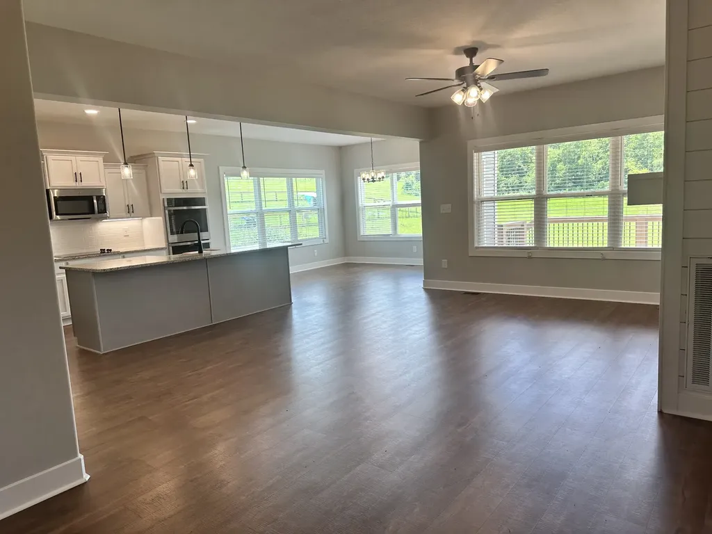 3968 Chapel Hill Road Clarksville TN 37040