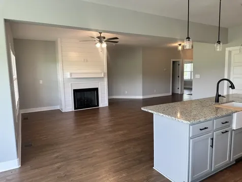3968 Chapel Hill Road Clarksville TN 37040