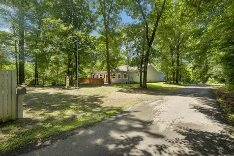 3031 Blue Buck Creek Road Duck River TN 38454