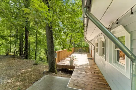 3031 Blue Buck Creek Road Duck River TN 38454
