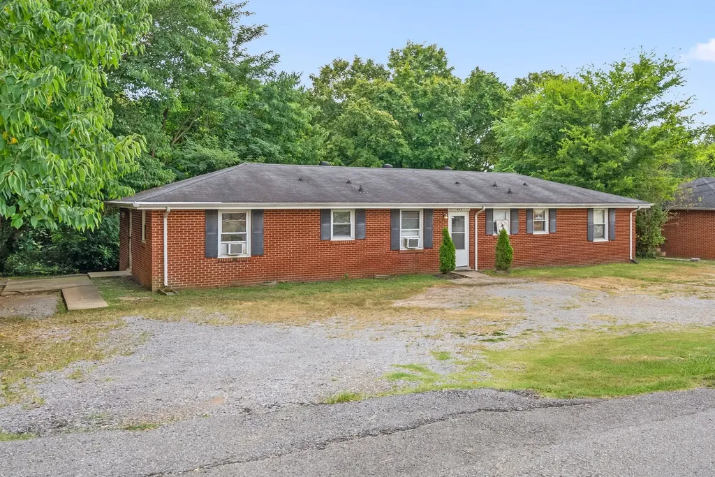 454 Circle Drive Clarksville TN 37043