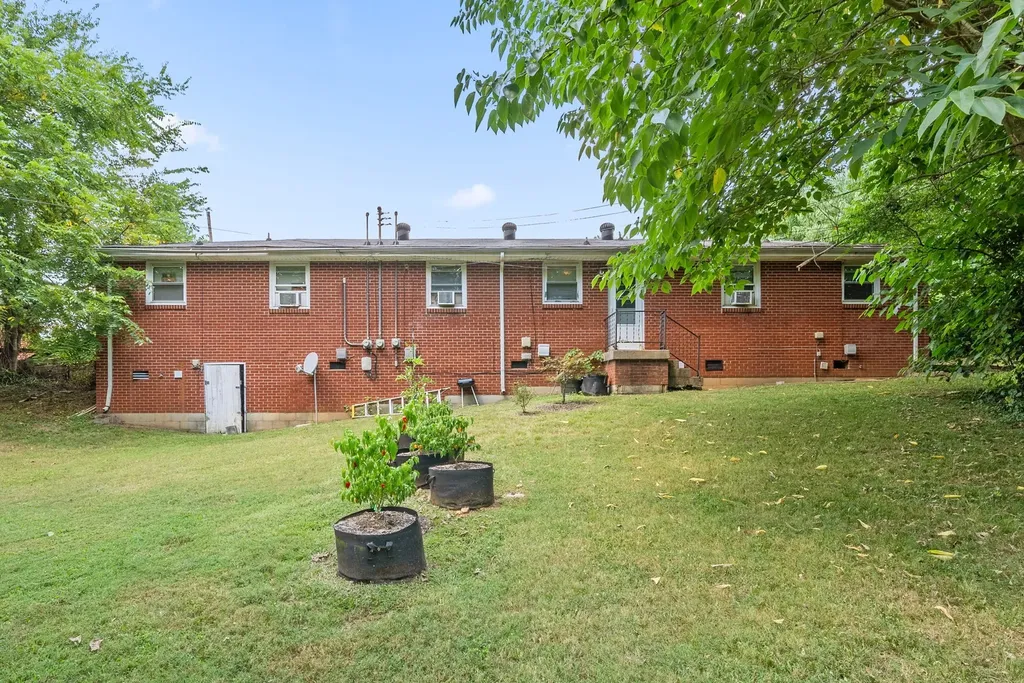 454 Circle Drive Clarksville TN 37043