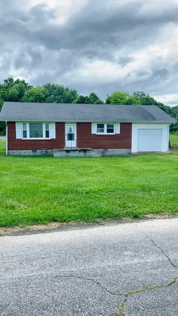 109 Thompson Street White Bluff TN 37187