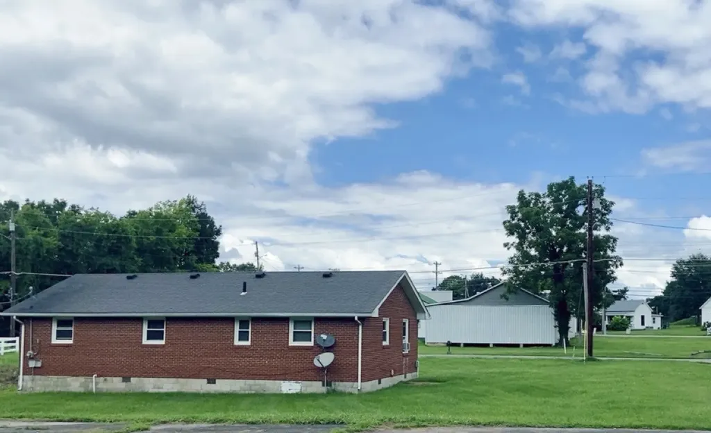 109 Thompson Street White Bluff TN 37187