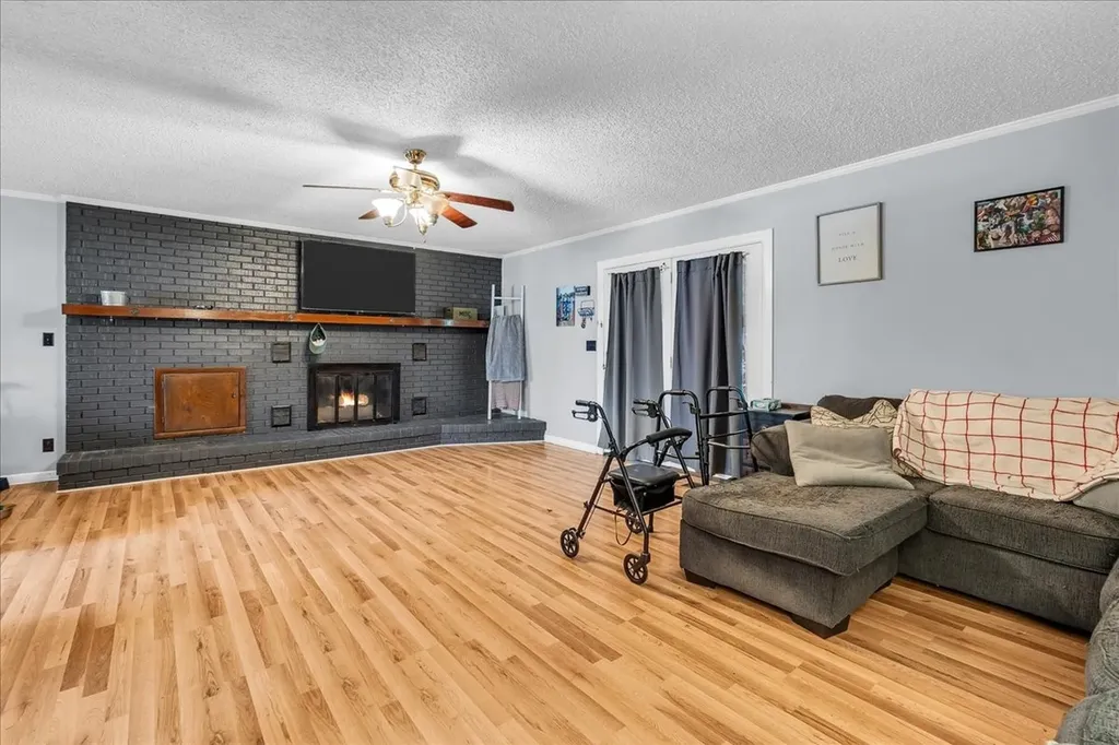 283 Pine Grove Road Smithville TN 37166
