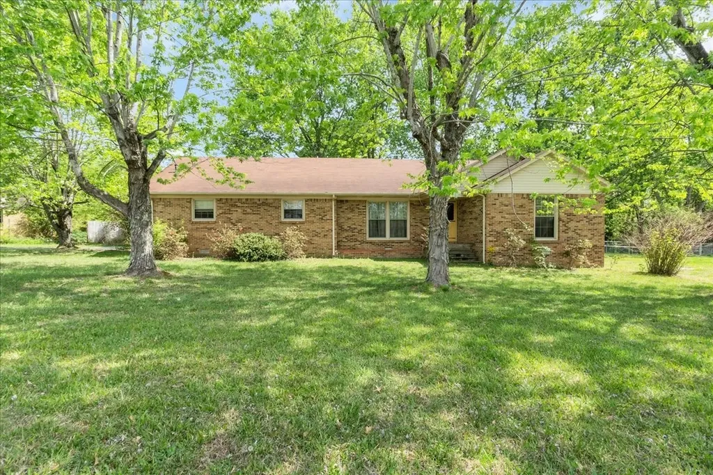 283 Pine Grove Road Smithville TN 37166
