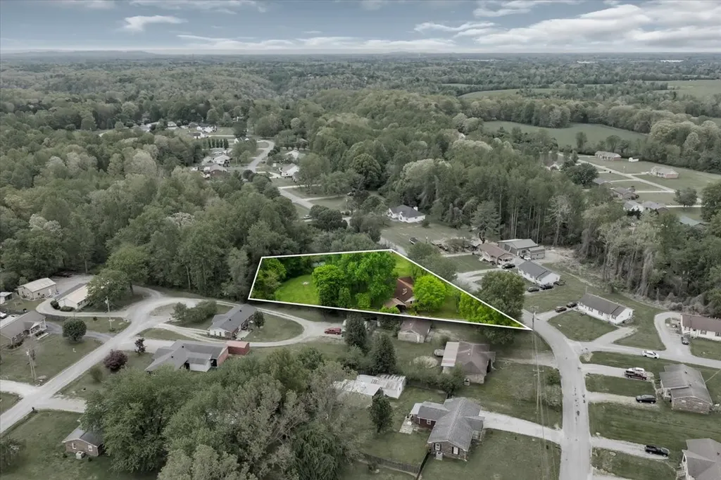 283 Pine Grove Road Smithville TN 37166