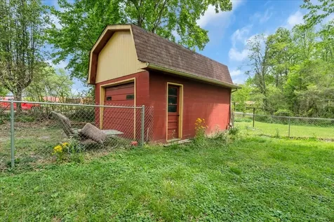 283 Pine Grove Road Smithville TN 37166