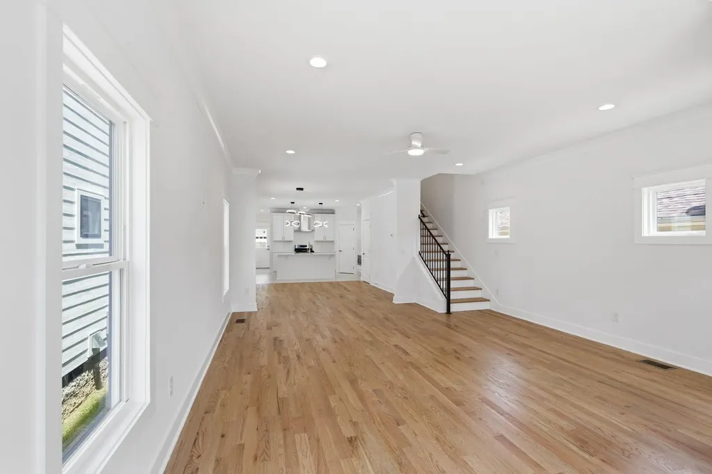2006B 10th Ave, N Nashville TN 37208