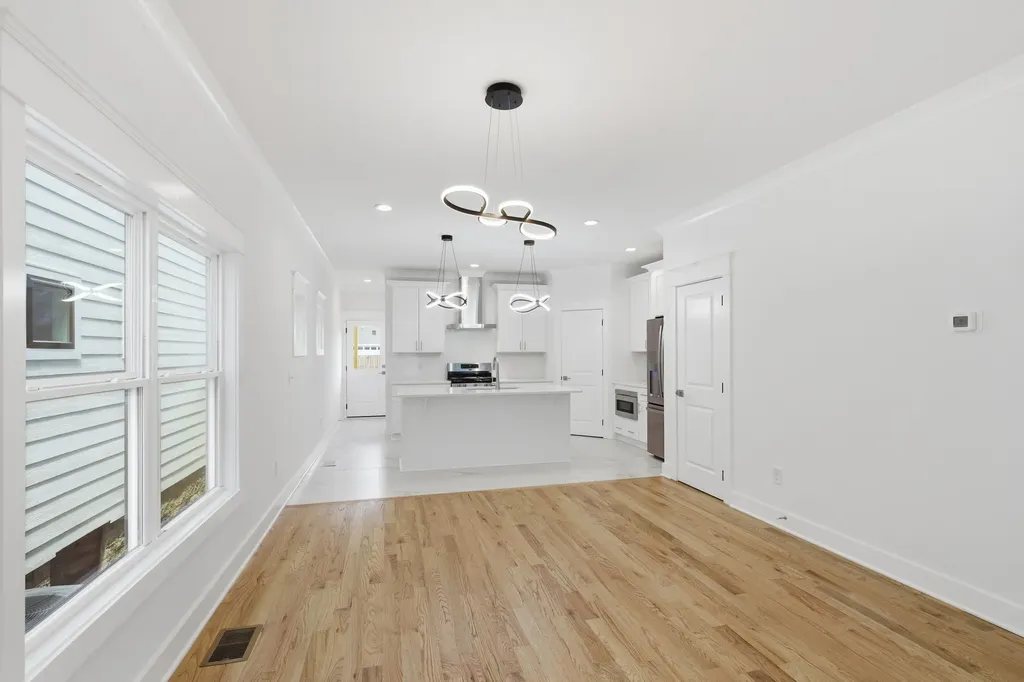 2006B 10th Ave, N Nashville TN 37208