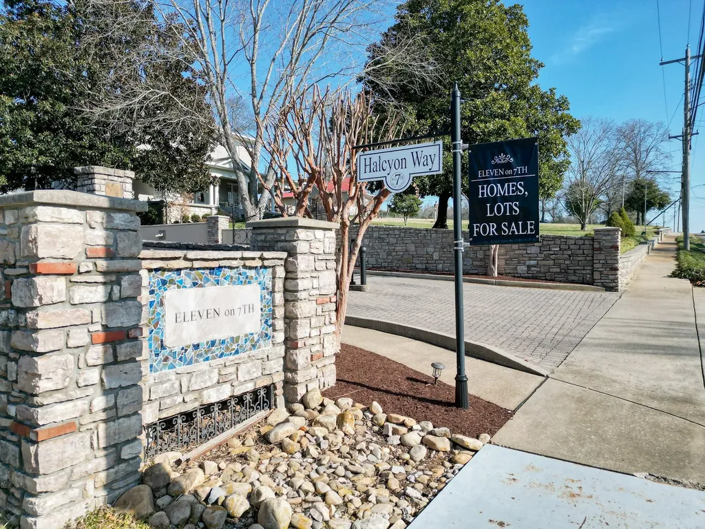705 Halcyon Way Columbia TN 38401