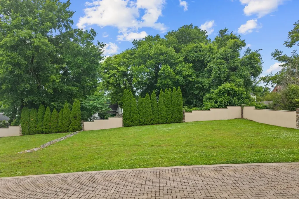 705 Halcyon Way Columbia TN 38401