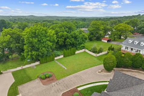 705 Halcyon Way Columbia TN 38401