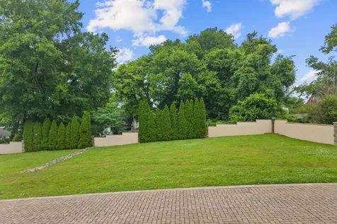705 Halcyon Way Columbia TN 38401