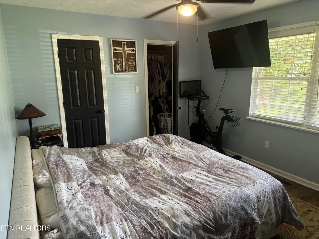 51 Rhododendron Circle Crossville TN 38555