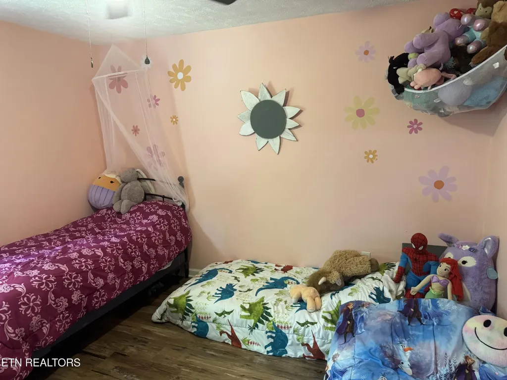 51 Rhododendron Circle Crossville TN 38555