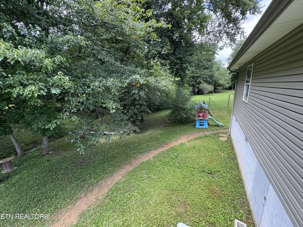 51 Rhododendron Circle Crossville TN 38555