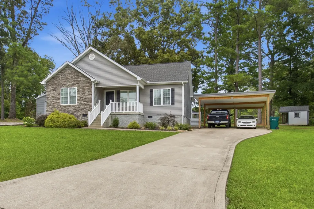 212 Pine Hill Drive Waverly TN 37185