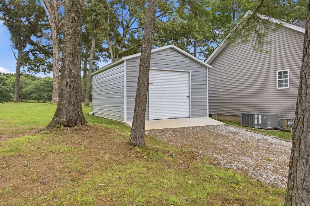 212 Pine Hill Drive Waverly TN 37185
