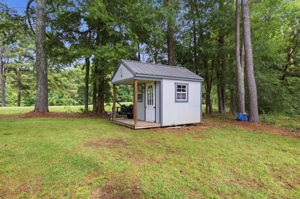 212 Pine Hill Drive Waverly TN 37185