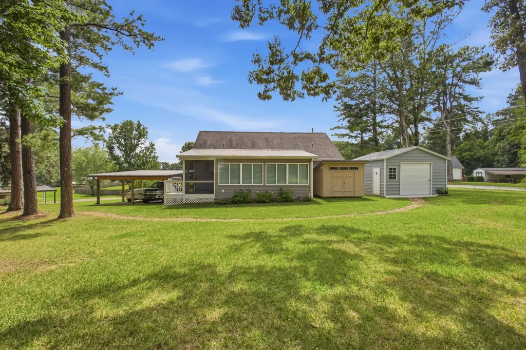 212 Pine Hill Drive Waverly TN 37185