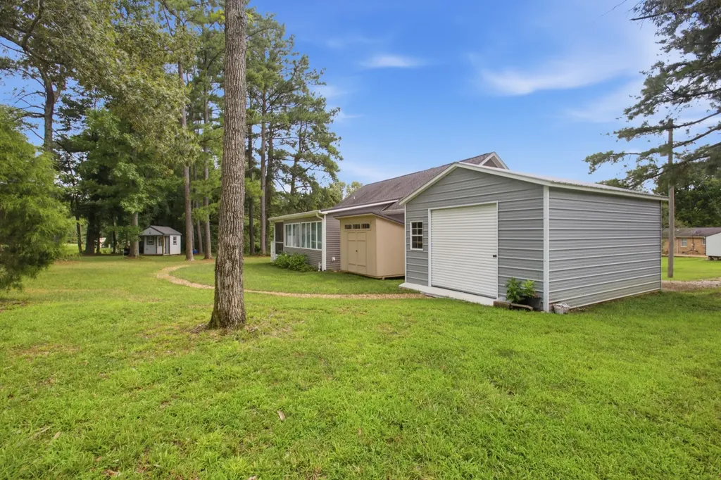 212 Pine Hill Drive Waverly TN 37185