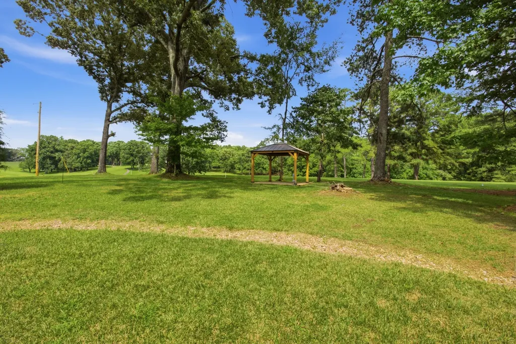 212 Pine Hill Drive Waverly TN 37185