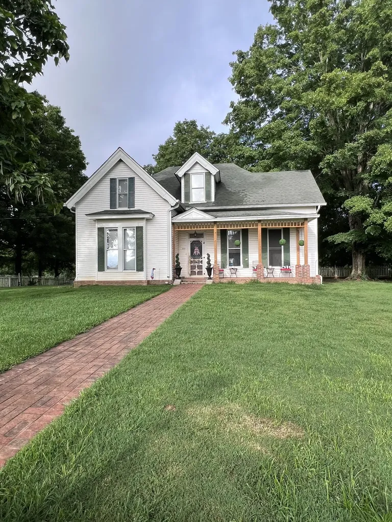2343 Old Ashland City Road Clarksville TN 37043