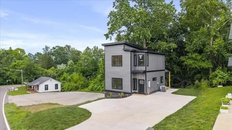 3008 Henderson Avenue, NW Cleveland TN 37312