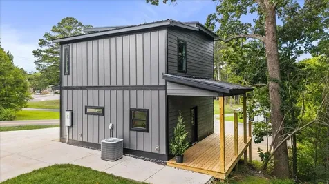 3008 Henderson Avenue, NW Cleveland TN 37312