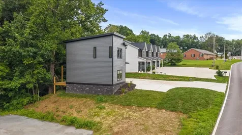 3008 Henderson Avenue, NW Cleveland TN 37312
