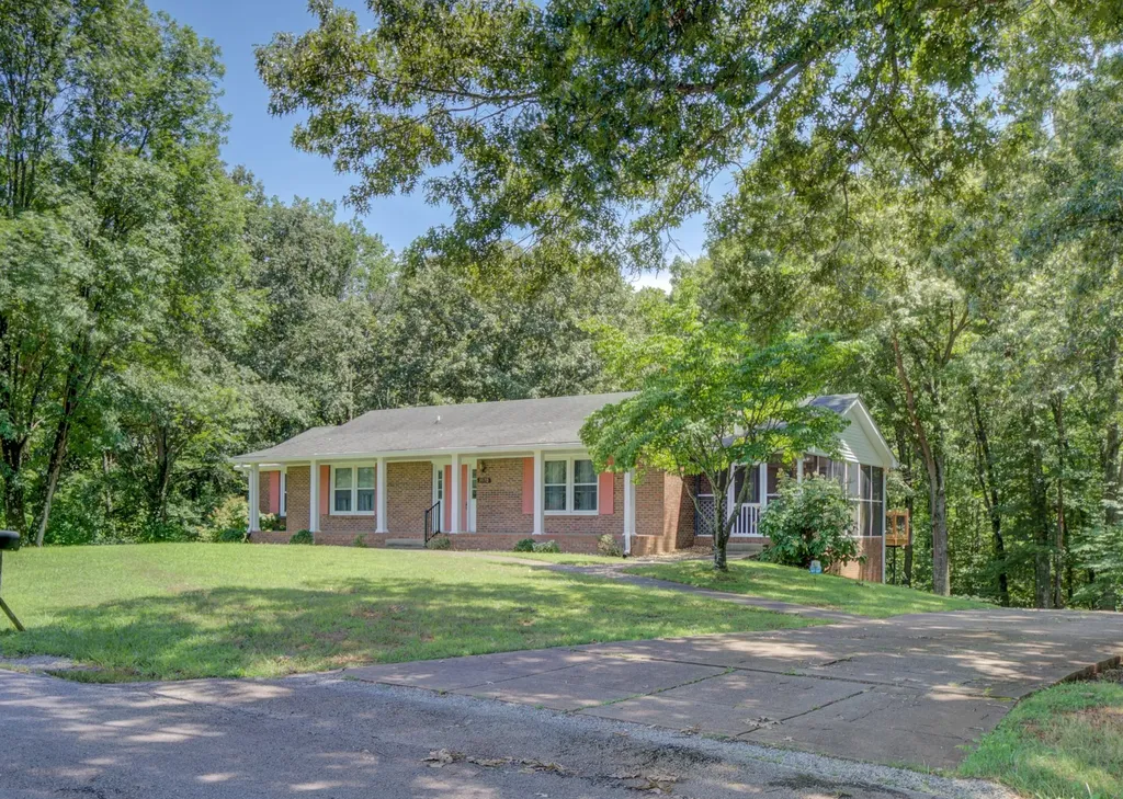 3970 Miller Drive Clarksville TN 37043