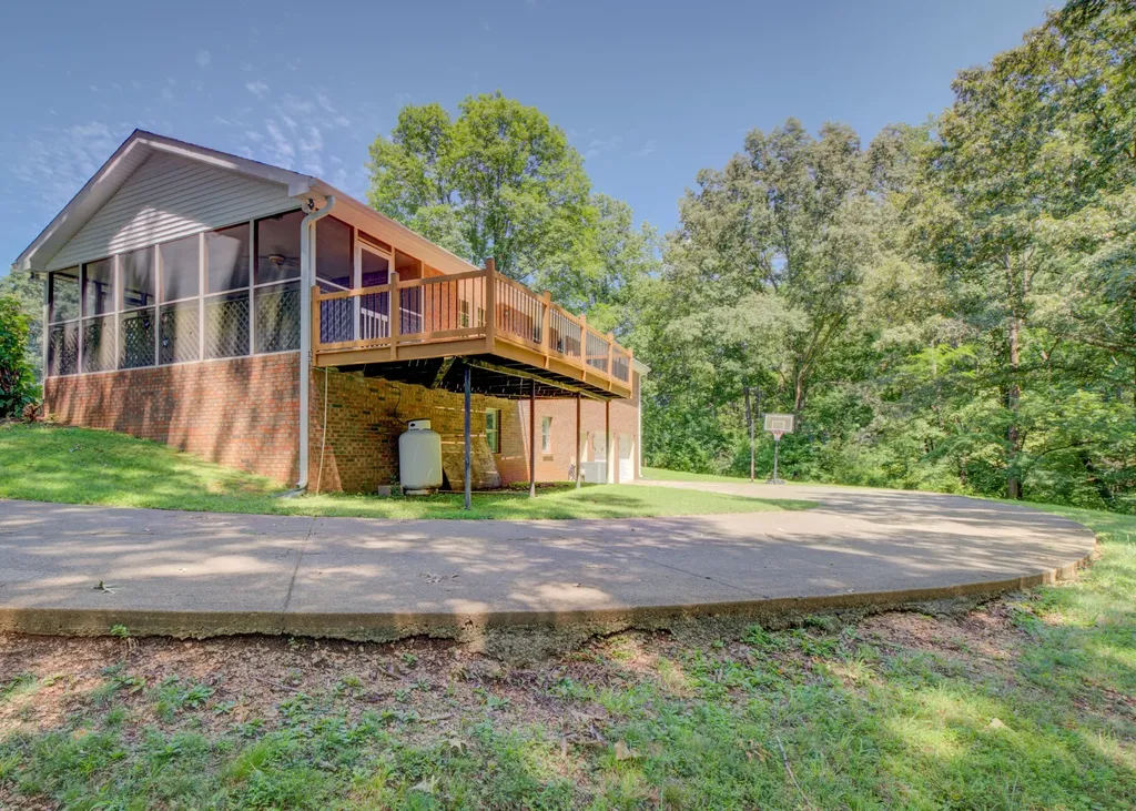 3970 Miller Drive Clarksville TN 37043