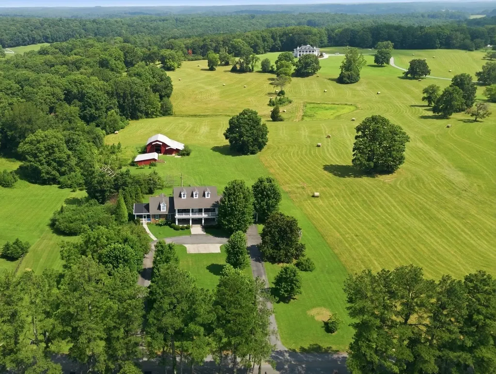 444 Old Pond Lane Dickson TN 37055