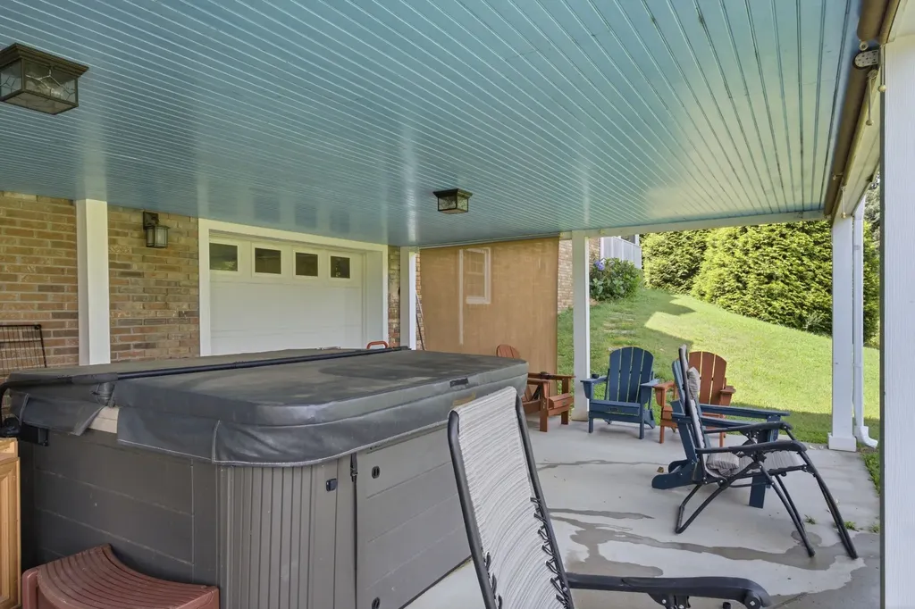 444 Old Pond Lane Dickson TN 37055