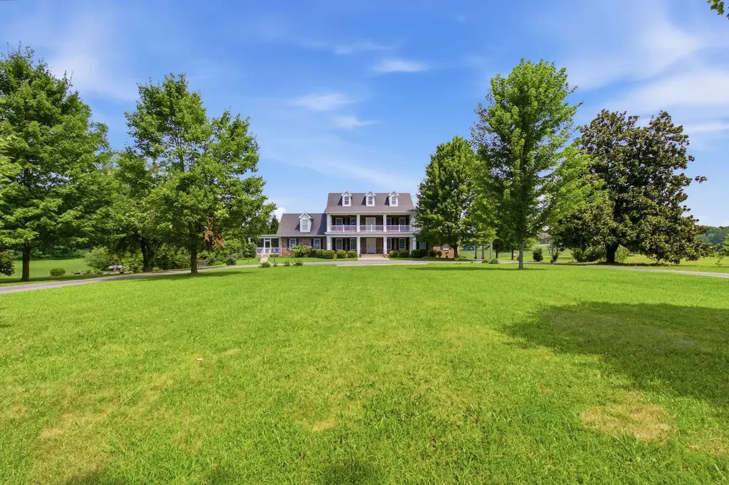444 Old Pond Lane Dickson TN 37055