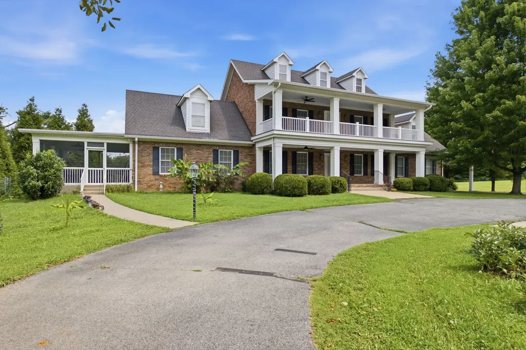 444 Old Pond Lane Dickson TN 37055