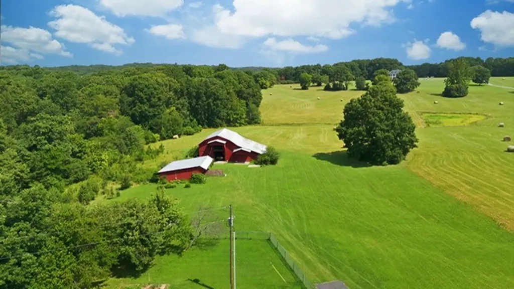 444 Old Pond Lane Dickson TN 37055