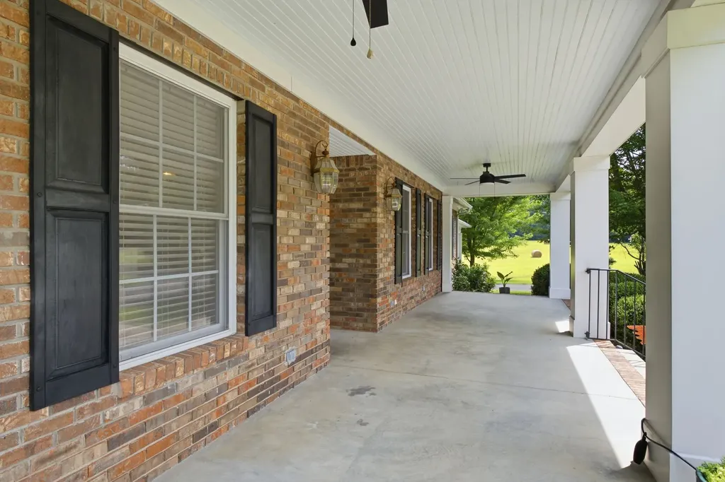 444 Old Pond Lane Dickson TN 37055