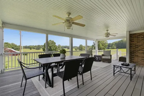 444 Old Pond Lane Dickson TN 37055
