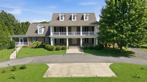 444 Old Pond Lane Dickson TN 37055