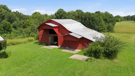 444 Old Pond Lane Dickson TN 37055
