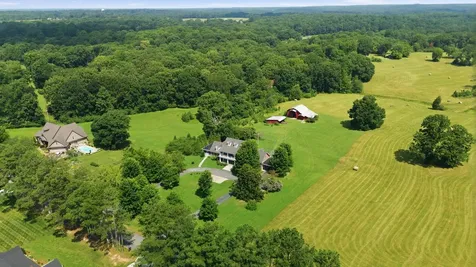 444 Old Pond Lane Dickson TN 37055