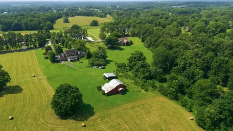444 Old Pond Lane Dickson TN 37055