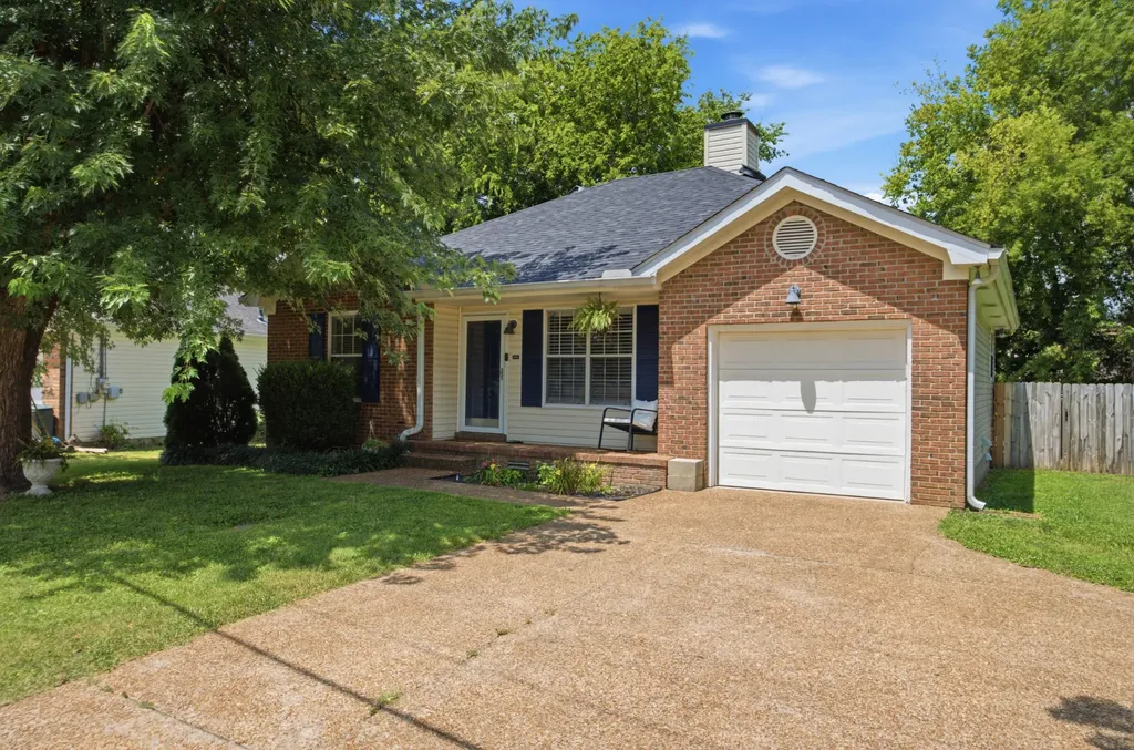 365 N Birchwood Drive Hendersonville TN 37075